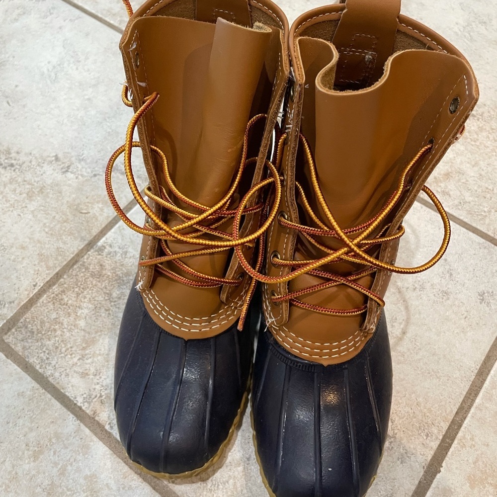 LL Bean duck boots. Size 6.